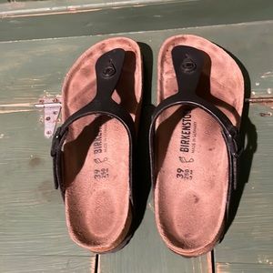 Women’s Birkenstock thong shoes, size 39
